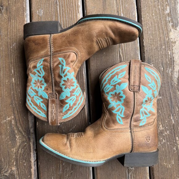 Ariat Tan Leather Turquoise Stitching Cattle Cate Western Boot in Kids 4.5/EU 36 - Picture 4 of 10